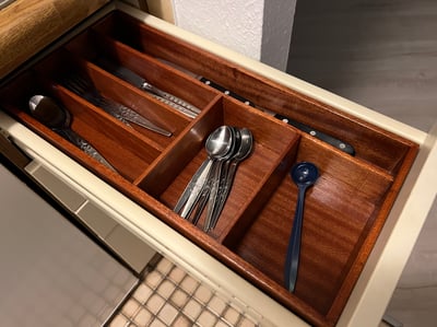 Custom-Made 46x22cm Cutlery Tray with Standard Compartments photos from customer